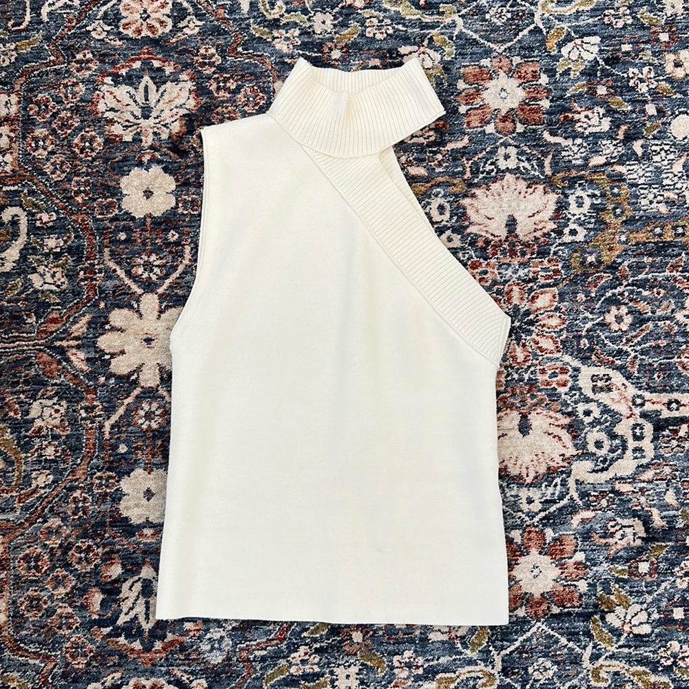 Alice + Olivia White Blouse Size Medium